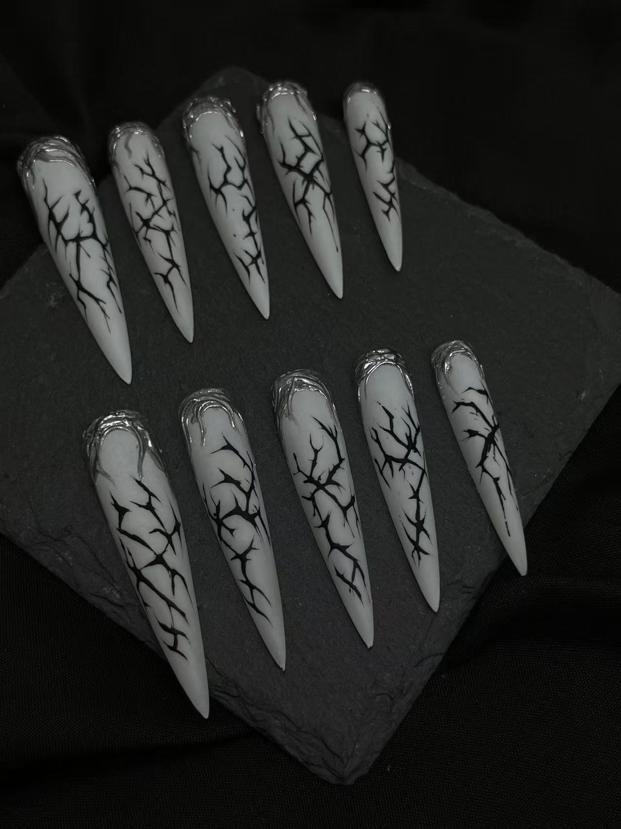 Withered Wood Crack Silver Edge Long Stiletto Press On Nails