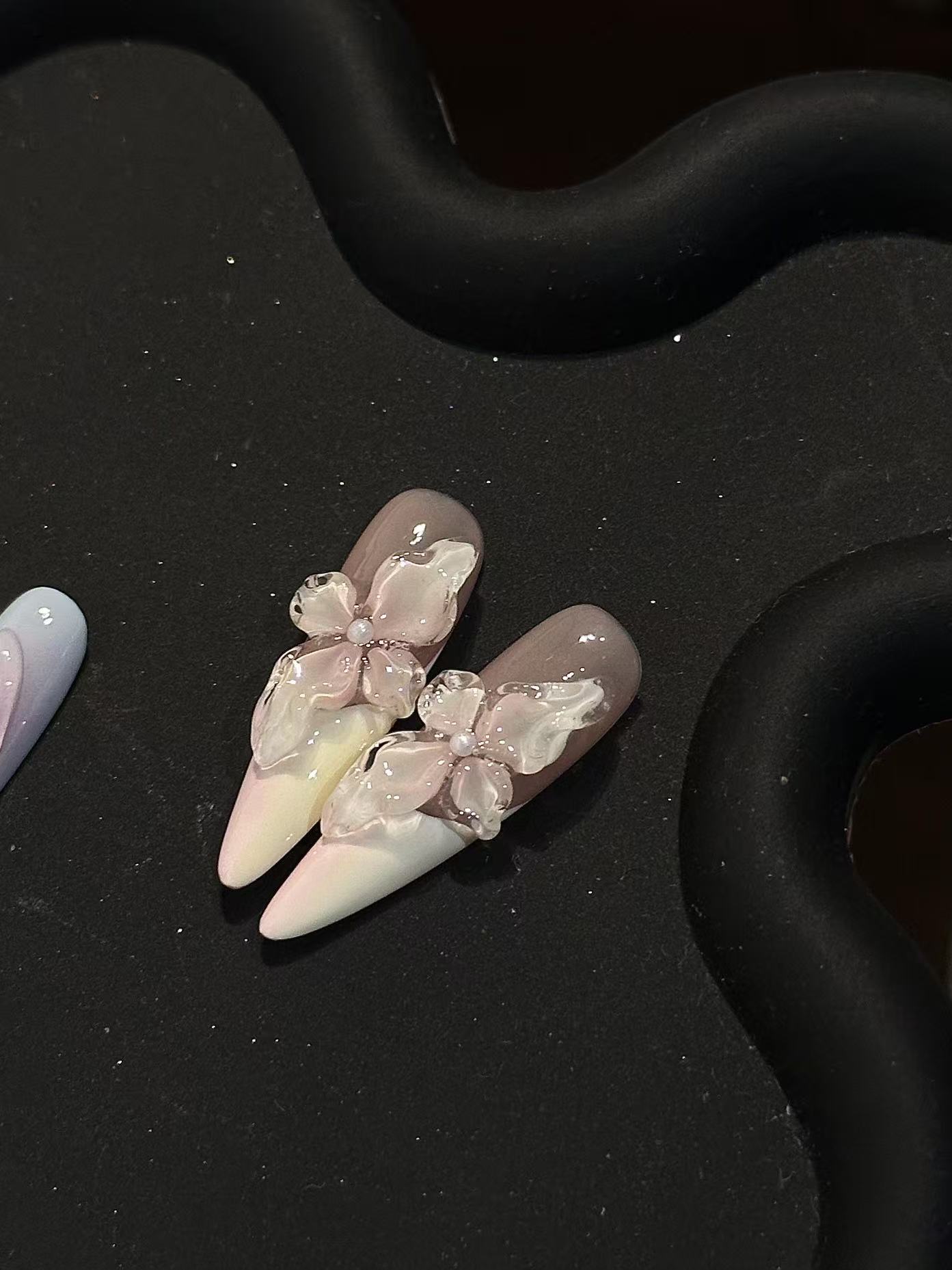 Gradient Fairy Three-Dimensional Flower Conch Long Stiletto Press On Nails - Image 3