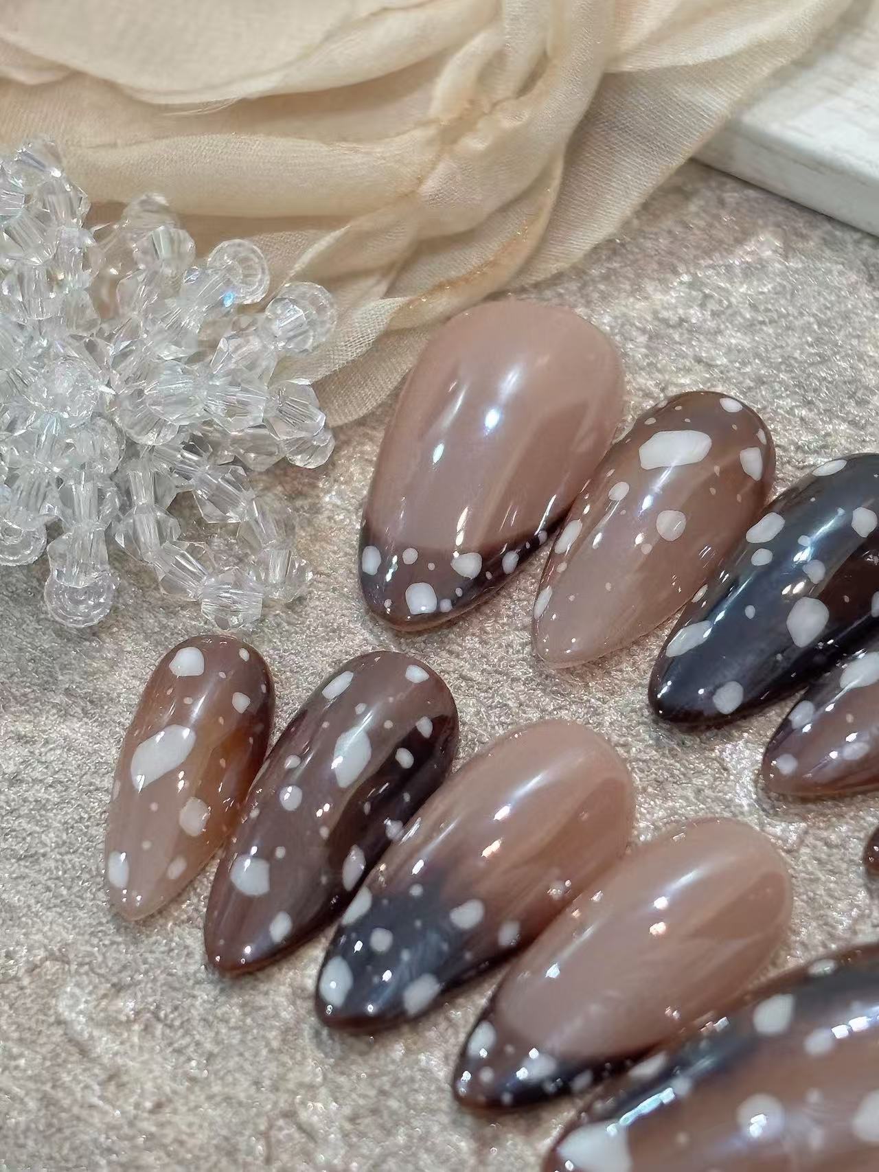 Coffee Gradient White Spot Almond Press On Nails - handmade custom press-on nails detail gallery photo