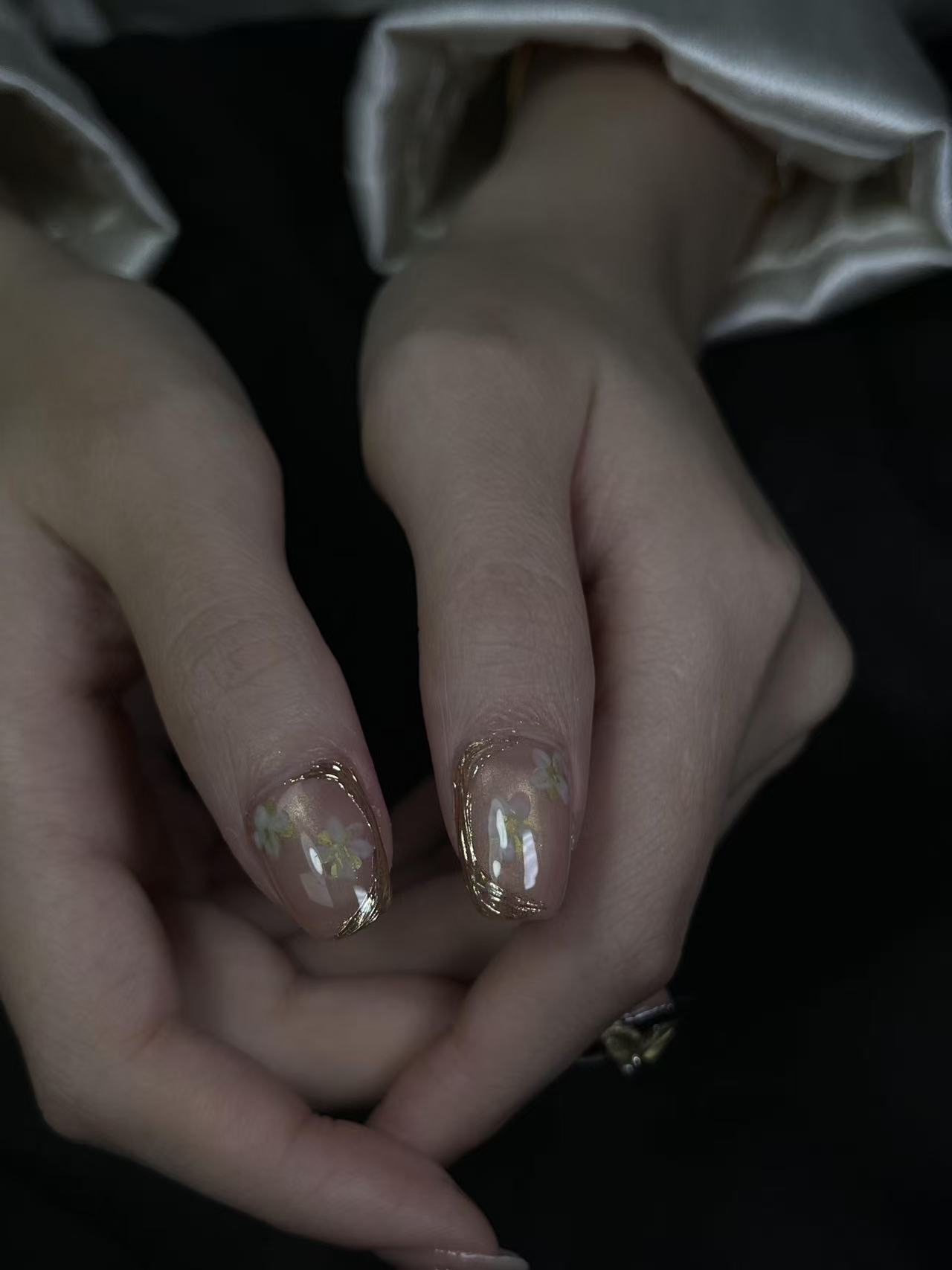 Vintage Black Gold Four-Leaf Clover Oval Press On Nails - Image 2